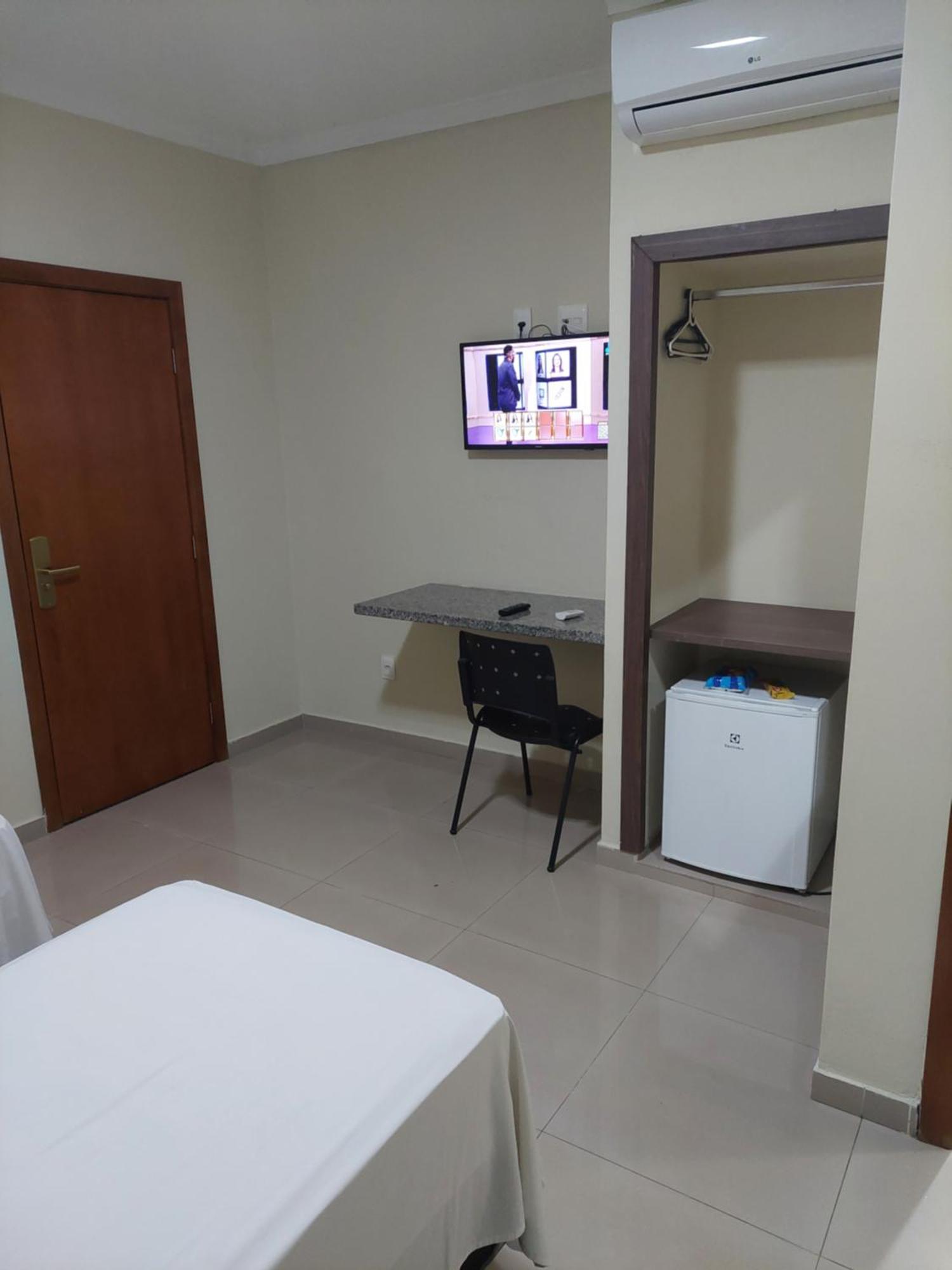 Apoema Hotel Cuiabá Extérieur photo