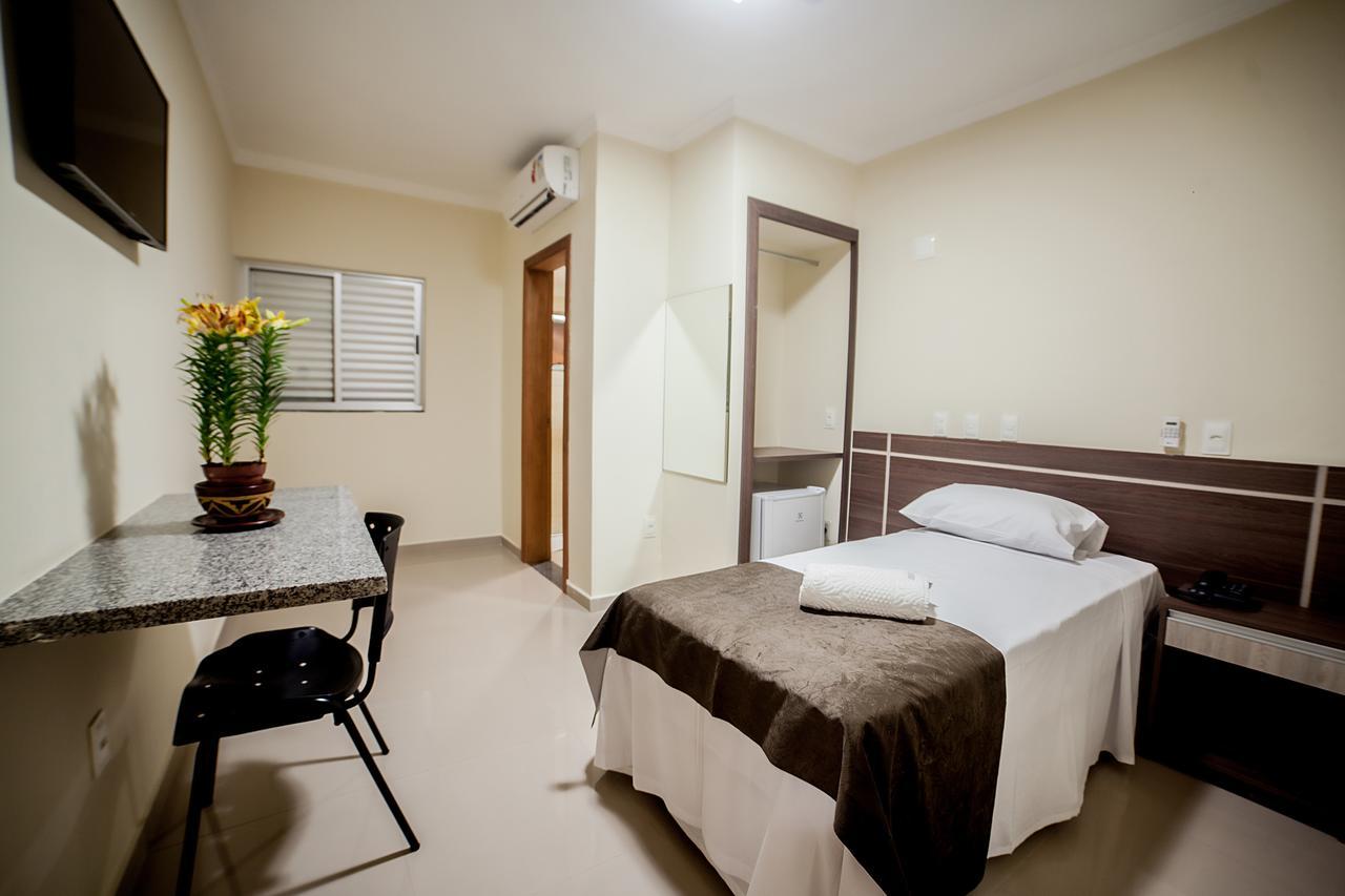 Apoema Hotel Cuiabá Extérieur photo